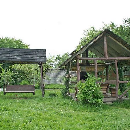 Садиба Там де гори Криворівня Екстер'єр фото